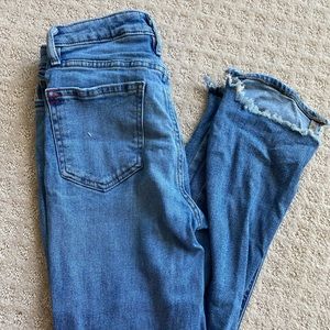 BDG High Rise Girlfriend Jean Size 27